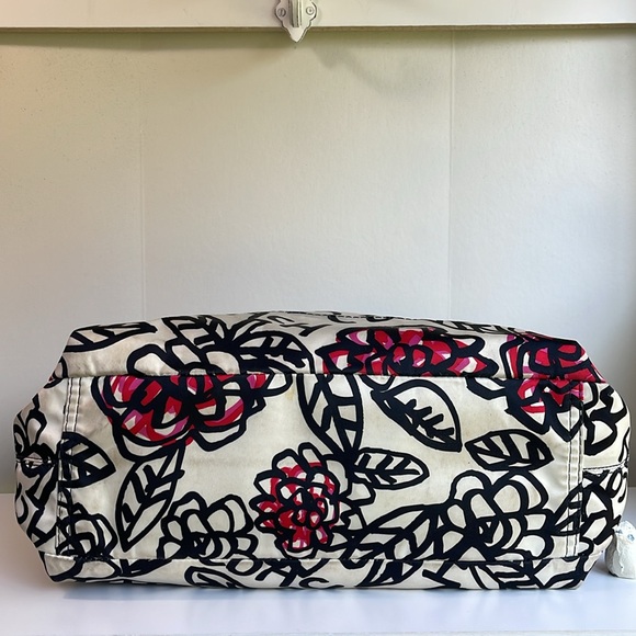 Coach Poppy Tote - Picture 14 of 17